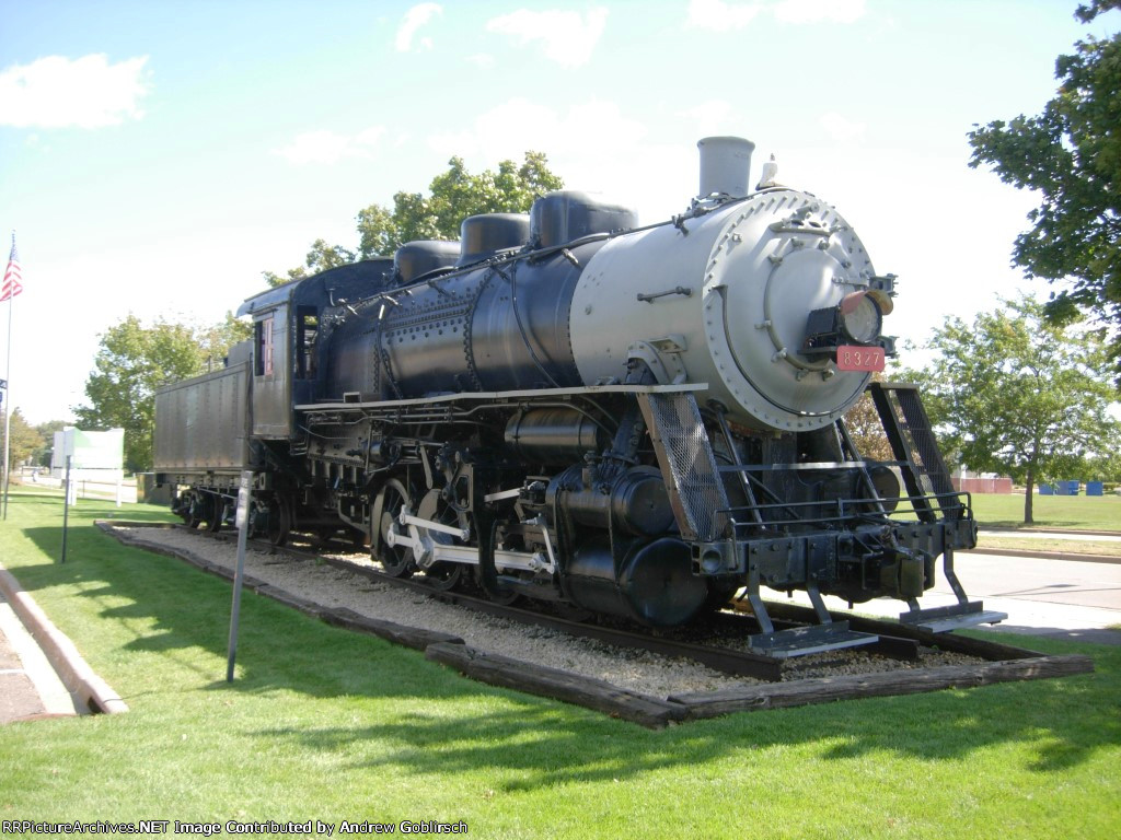 GTW 8327 by Bandana Square